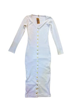 Vestido de rip blanco manga larga, con botones dorados, manga larga. Busto: 66 cm. Largo: 110 cm.